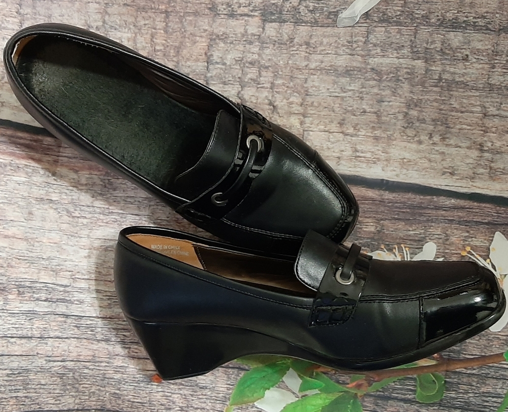 10W Tender Tootsies black wedge shoes